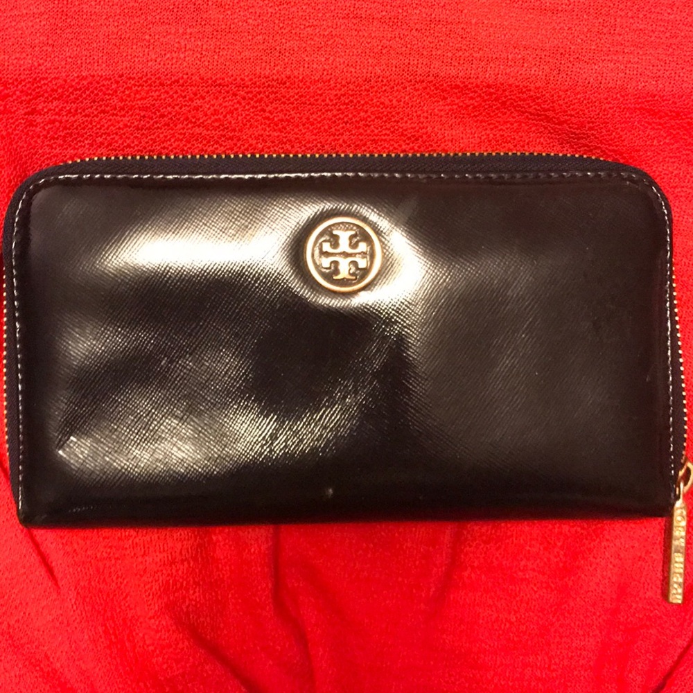Tory Burch wallet gently used